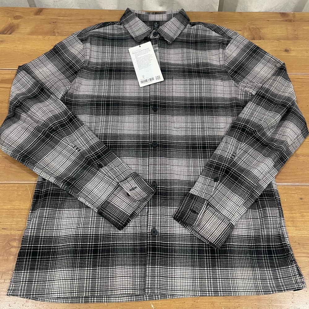 NWT Lululemon Flannel black/gray M Men Button Down
